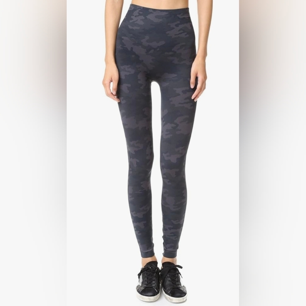 NWOT Spanx Look At Me Now Seamless Leggings